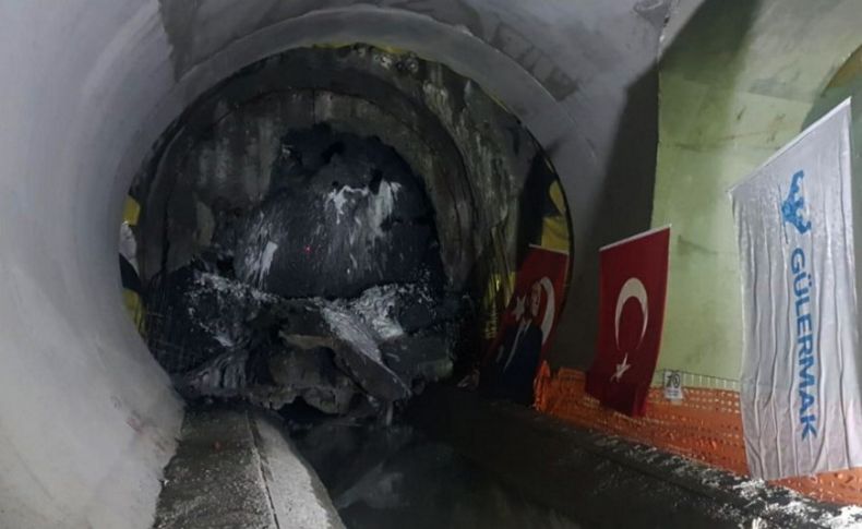 Metro tüneli Narlıdere İstasyonu ile buluştu