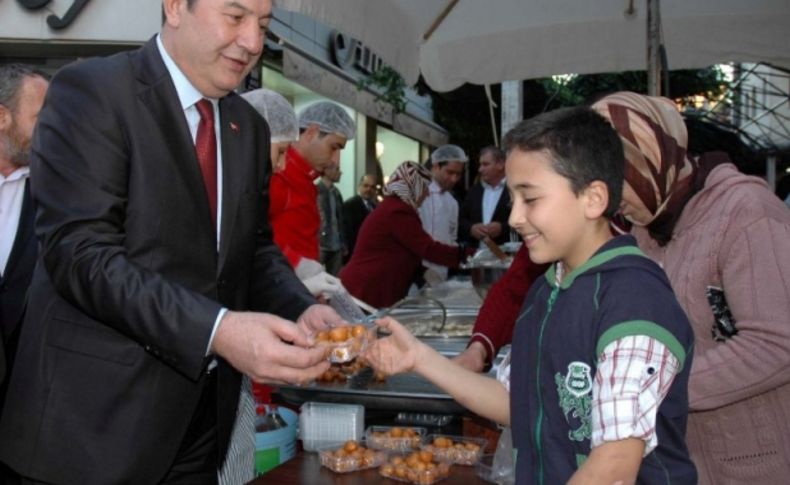 MHP İzmir kurucu liderini andı