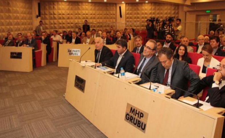 AK Parti'den MHP'ye geçenler tartışma konusu oldu