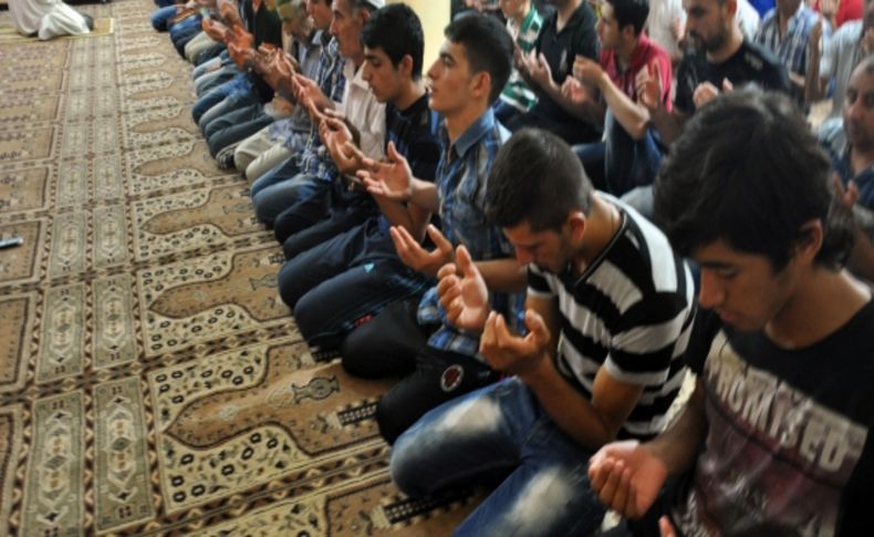 Midyat’ta Kadir Gecesi'nde camiler doldu