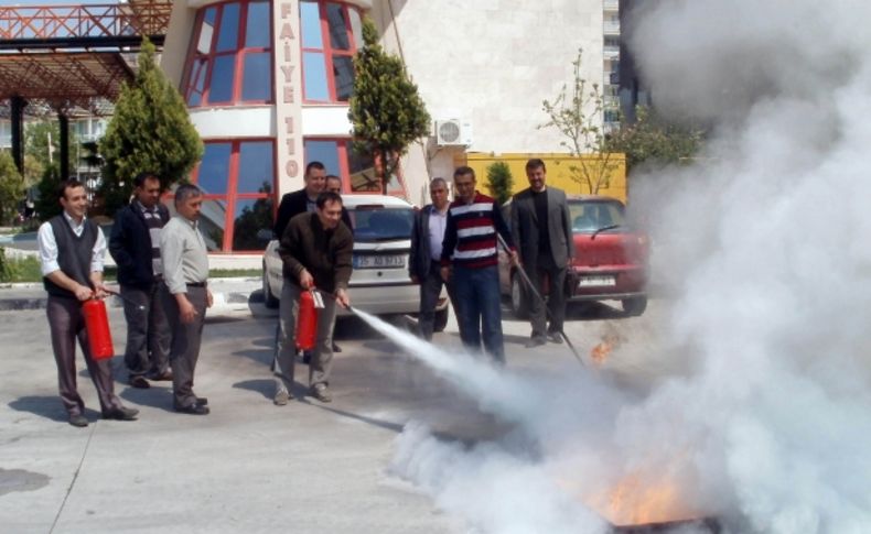 Milenyum Memurları Derneği üyeleri, uygulamalı yangın söndürme eğitimi aldı