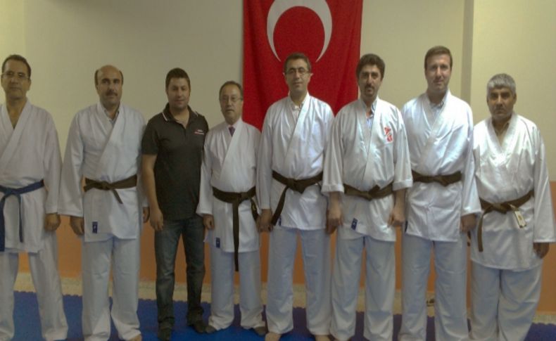 Milletvekili Erdinç, karate elbisesi giyip gösteri yaptı