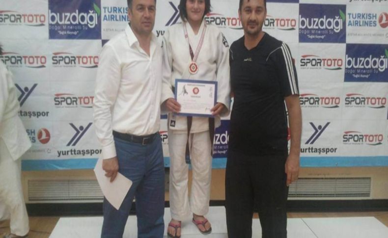 Minikler judo şampiyonu Borçka'dan