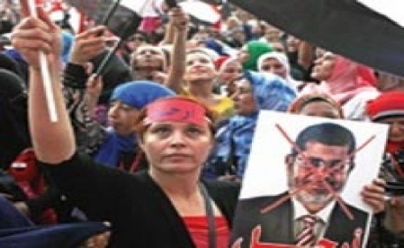 Mısır'da Mursi'ye öfke dinmiyor