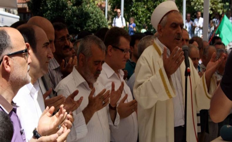 Mısır’da ölenler için Bursa Ulucami’de cenaze namazı kılındı