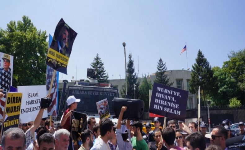 Mısır’daki kanlı sabah, Ankara’da protesto edildi