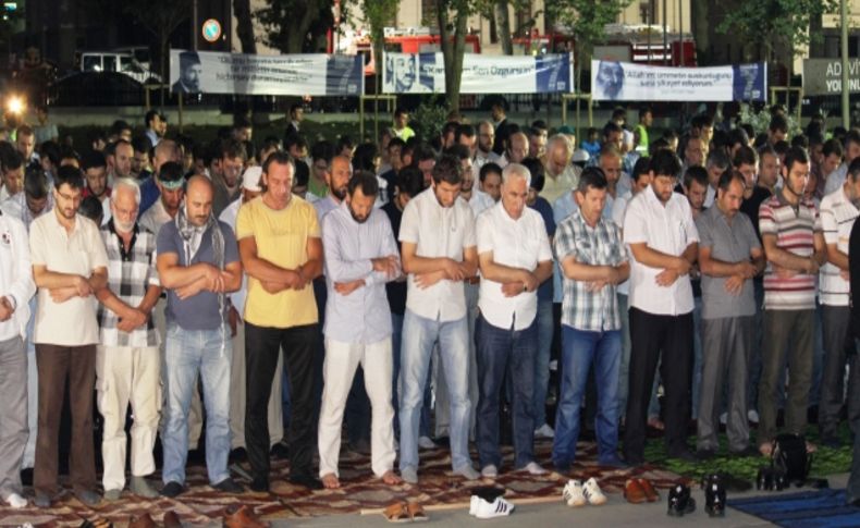 Mısır'daki katliam İstanbul'da protesto edildi