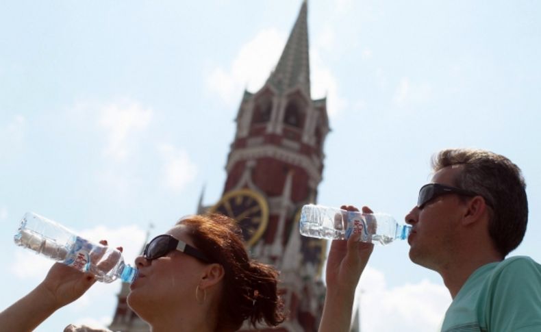 Moskova yanıyor; 29 derece sıcaklıkla 130 yıllık rekor kırıldı