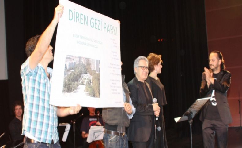 Moskova’da Nazım Hikmet konserinde Gezi Parkı protestosu