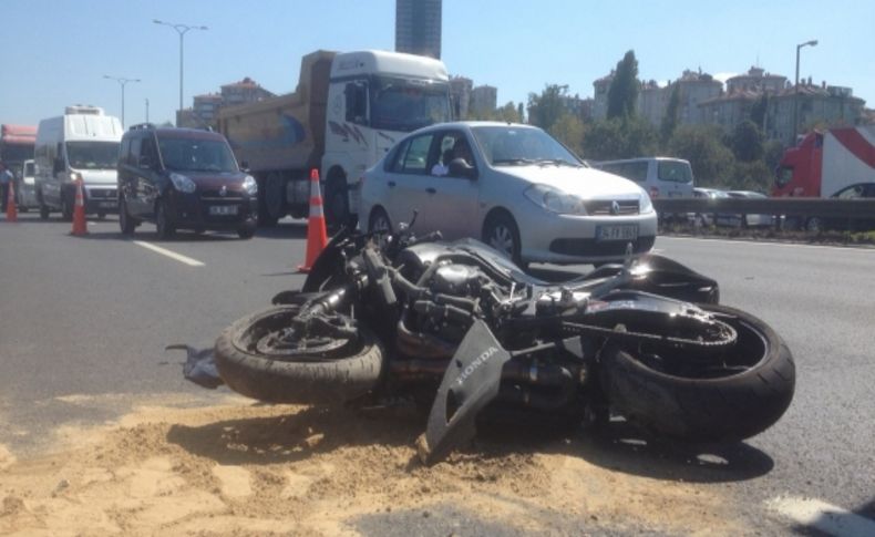 Motosiklet sürücüsü trafik kazası kurbanı oldu