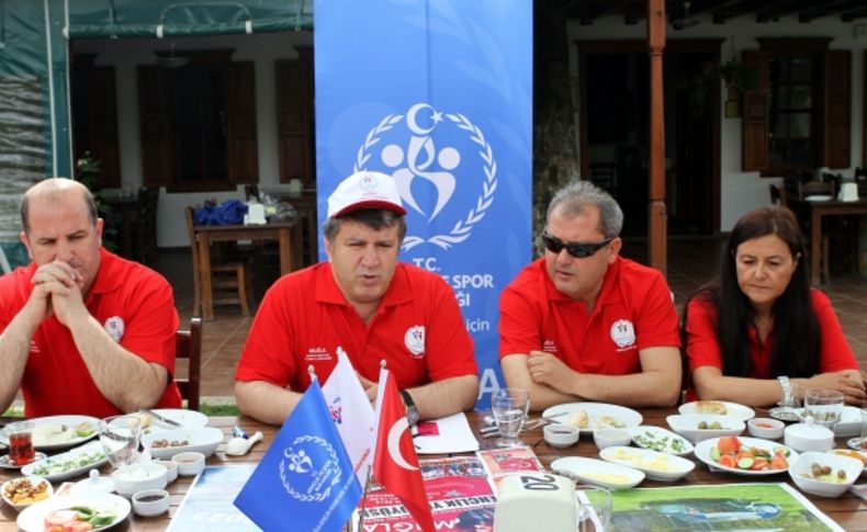 Muğla’da 2 bin 23 kişi aynı anda zeybek oynayacak