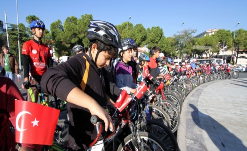 Muğla'da pedallar cumhuriyet için çevrildi