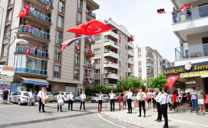 Narlıdere'de bando eşliğinde 19 Mayıs kutlaması