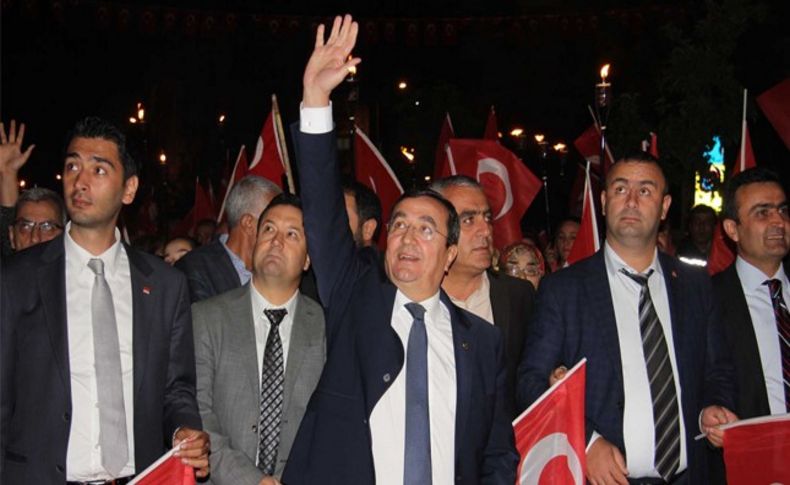 Narlıdere’yi Cumhuriyet meşaleleri aydınlattı