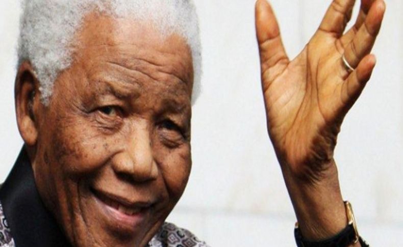 Nelson Mandela hayatını kaybetti