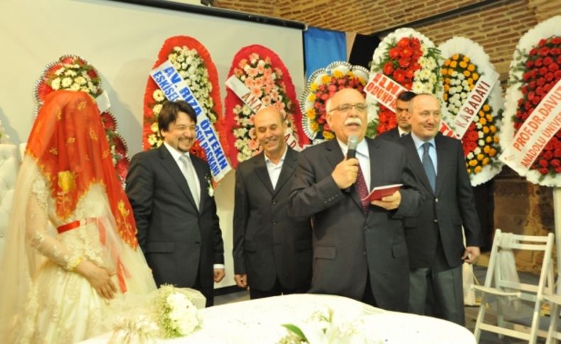 Nikah şahitliği yapan Bakan Avcı'dan çifte ilginç hitap: Siz benim müşterimsiniz