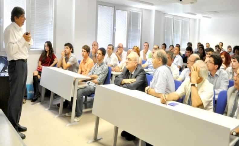 Nobel fizik ödüllü Prof. Geim İzmir Üniversitesi'ne misafir oldu