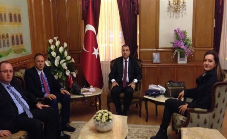 Nükhet Hotar, İzmir Bürokratlarını ziyaret etti