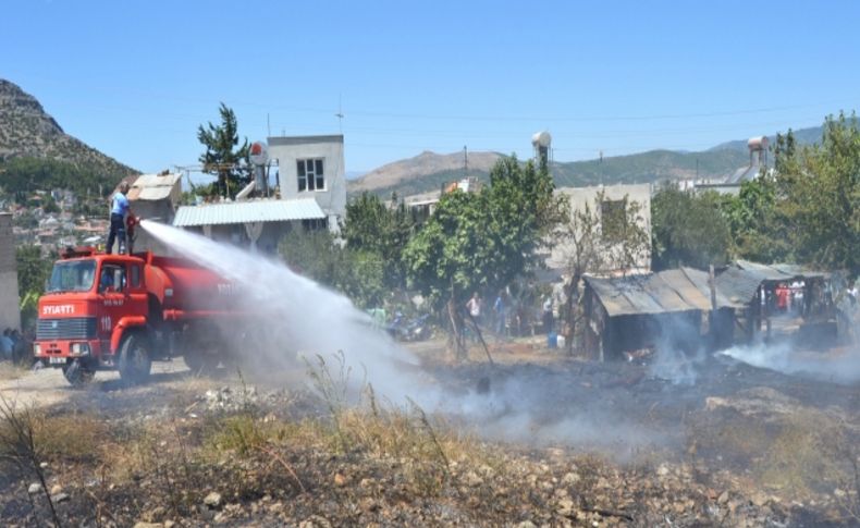 Odunlukta çıkan yangın korkuttu