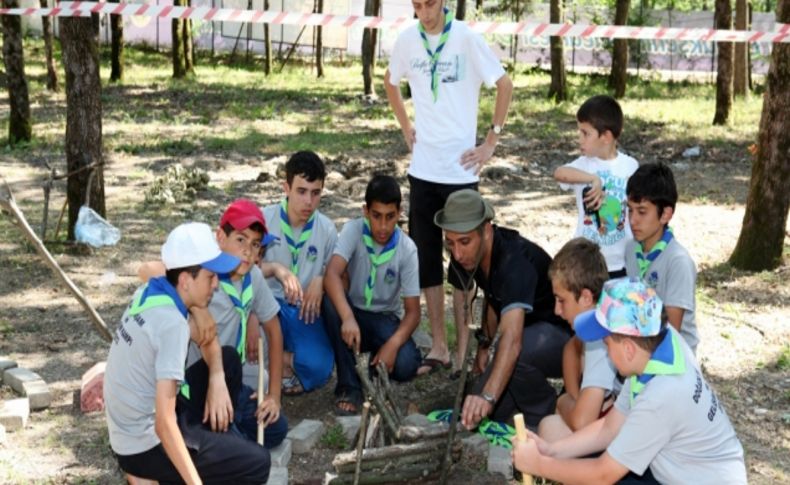 Öğrenciler kampta ateş yakmayı, yön bulmayı ve balık tutmayı öğrenecek