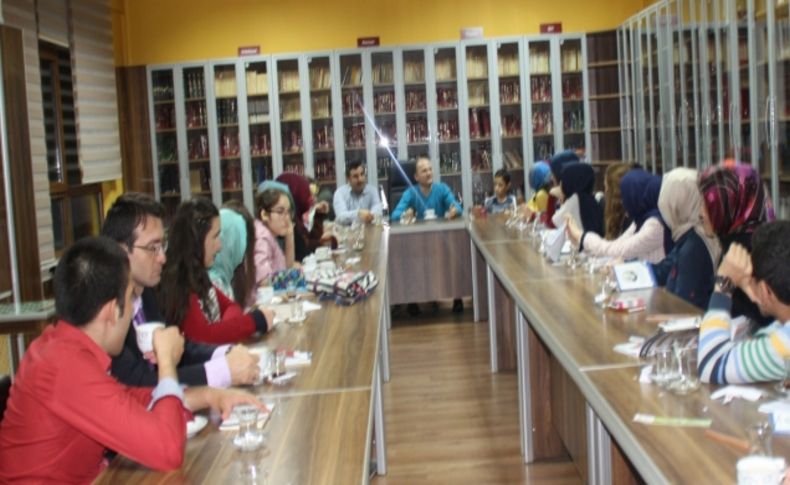 Öğrencilerin yorum gücünü arttırmak için kitap sohbetleri tertipleniyor