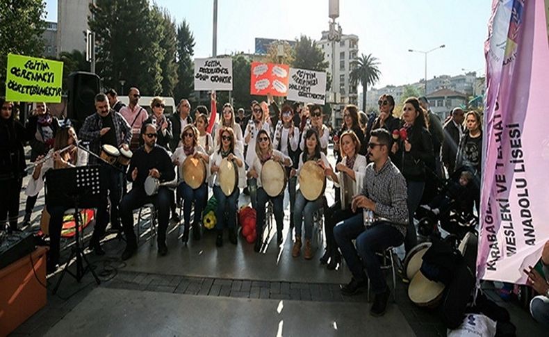 Öğretmenler müziği sokağa taşıdı