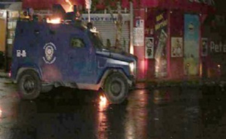 Okmeydanı'nda polis aracını yaktılar