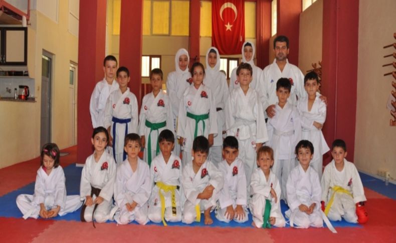 Okulların tatile girmesiyle spor salonları çocuklarla dolup taşıyor