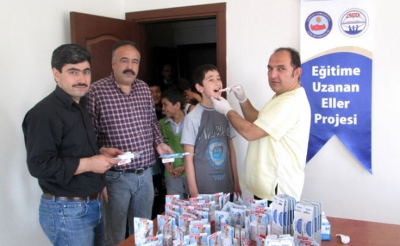 Okuma salonu öğrencileri ağız ve diş sağılığı taramasından geçirildi