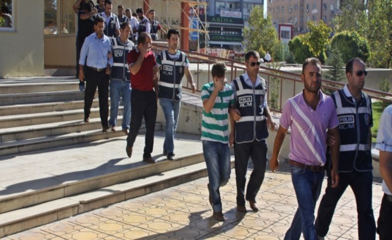 Okuma yazmaları yok ama ehliyet sınavından 90 puan aldılar