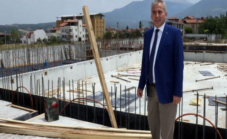 Olimpik standartlara sahip Kayıhan Kapalı Yüzme Havuzu tamamlanıyor