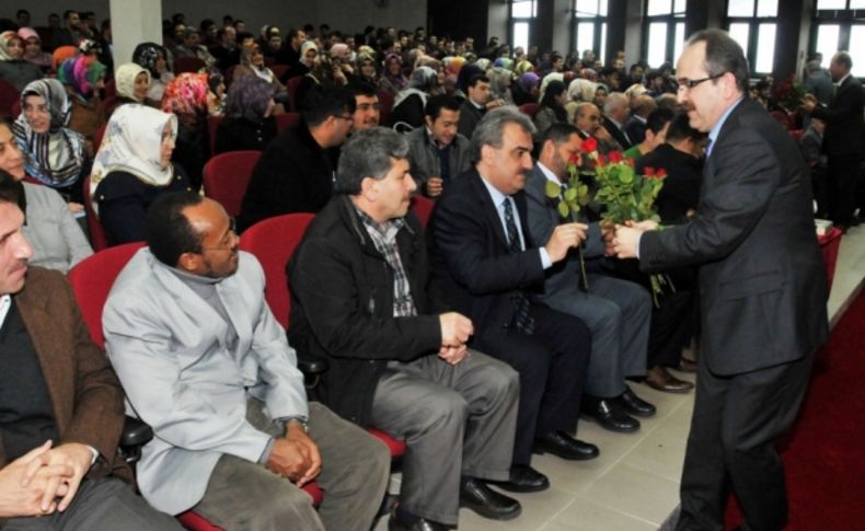 OMÜ İlahiyat Fakültesi'nde Hz. Peygamber ve İnsanlık Onuru' paneli