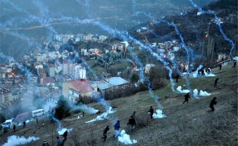 Şafak söktü gaz bombası yağdı