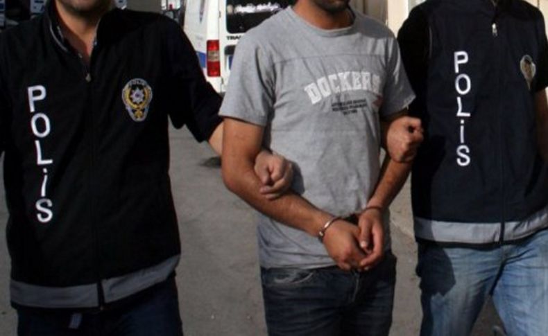 İzmir'de fuhuş ve uyuşturucu operasyonuna 2 tutuklama