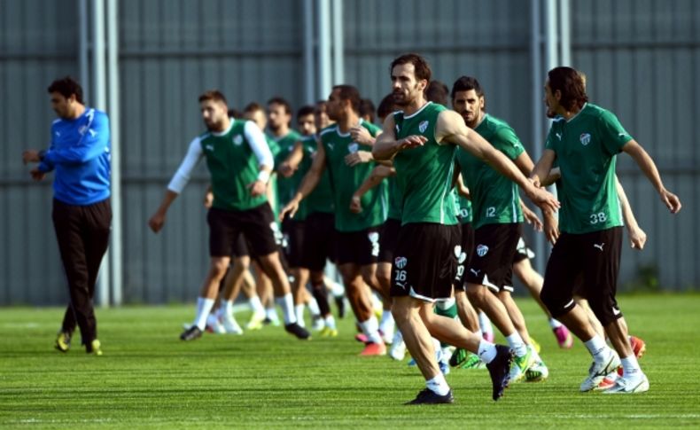 Orduspor maçına hazırlanan Bursaspor'a minikler moral verdi