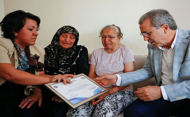 Organlarını bağışladığı oğlunun diplomasını aldı