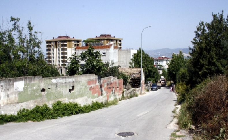 Orman arazisi diye evleri boşaltılmak istenen halk sokağa döküldü