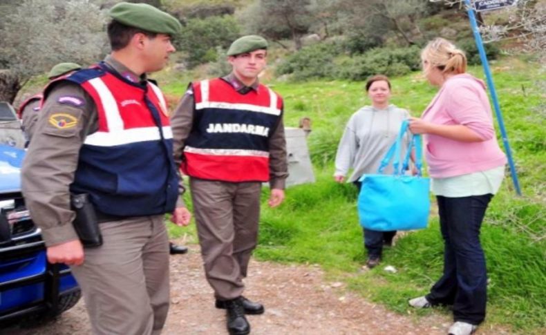 Ormanda kaybolan ingiliz turistleri jandarma buldu