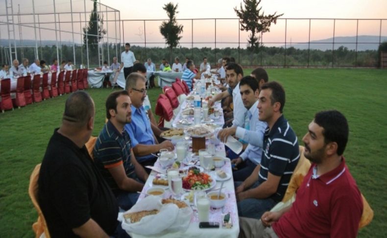 Osmaniye'de spor camiası hakemlerin iftarında buluştu