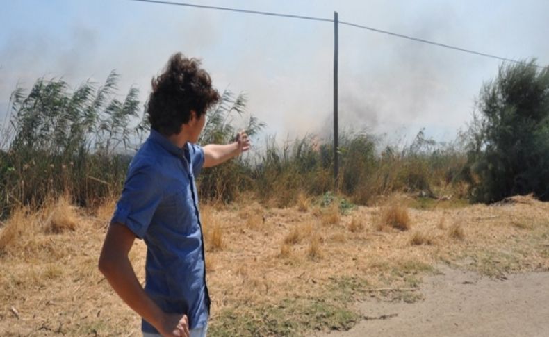 Ot yangınına bir helikopter ve iki uçak müdahale etti (Özel)