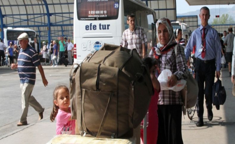 Otobüs firmaları bayram dönüşü için talebe yetişmekte zorlanıyor