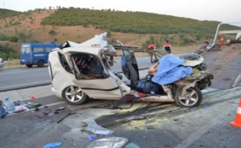 Manisa'da katliam gibi kaza: 3 ölü 4 ağır yaralı