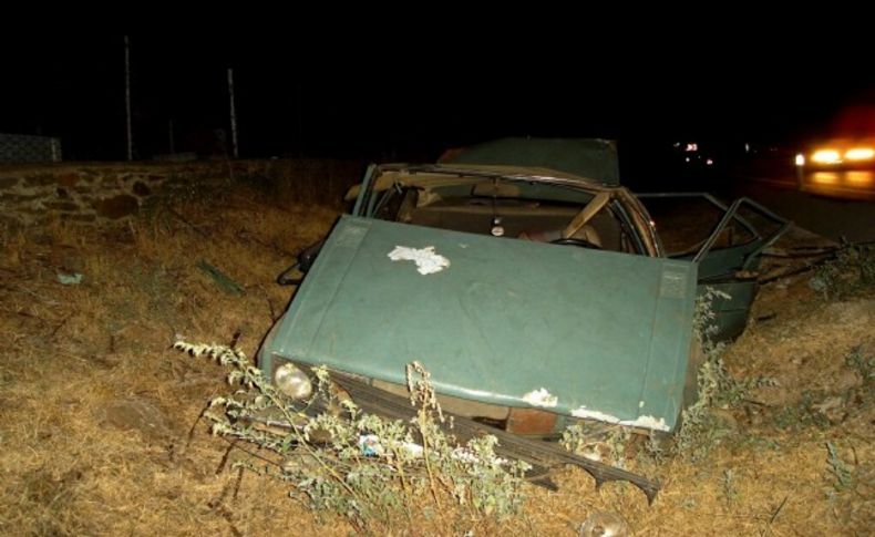 İzmir'de otomobil şarampole uçtu: 4 yaralı