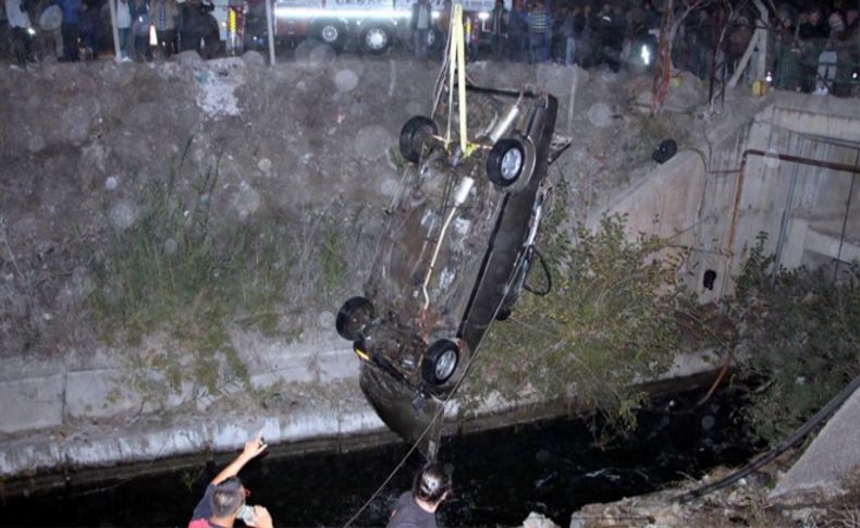 Otomobil su kanalına uçtu: 2 ölü, 1 yaralı