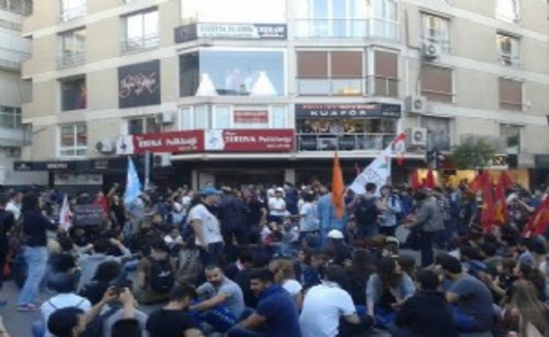 Alsancak'ta Soma için oturma eylemi