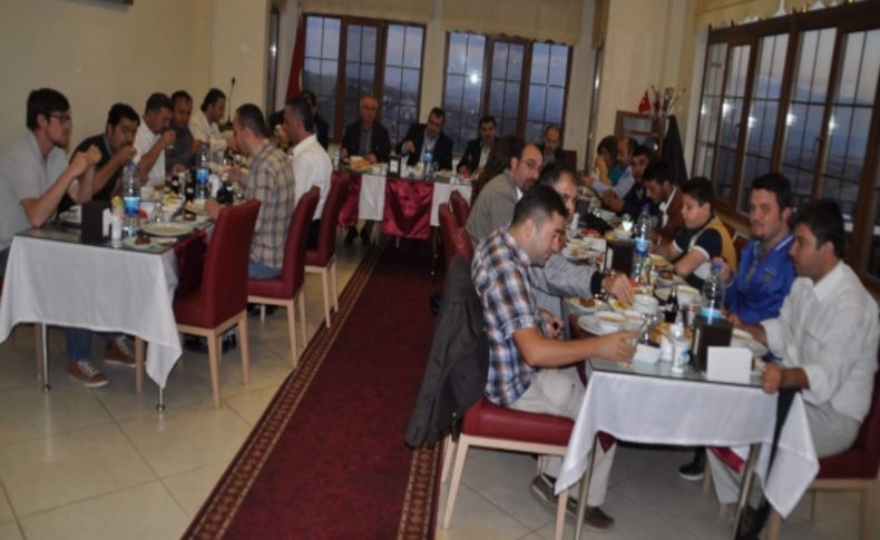Özel Ergin Koleji ve Maltepe Dershanesi gazetecilere iftar yemeği verdi