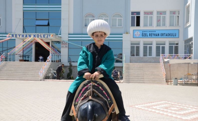 Özel Reyhan’dan miniklere boyama şenliği