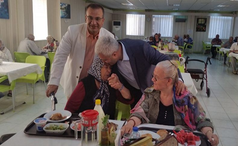 Tuncay Özkan'dan bayram mesaisi