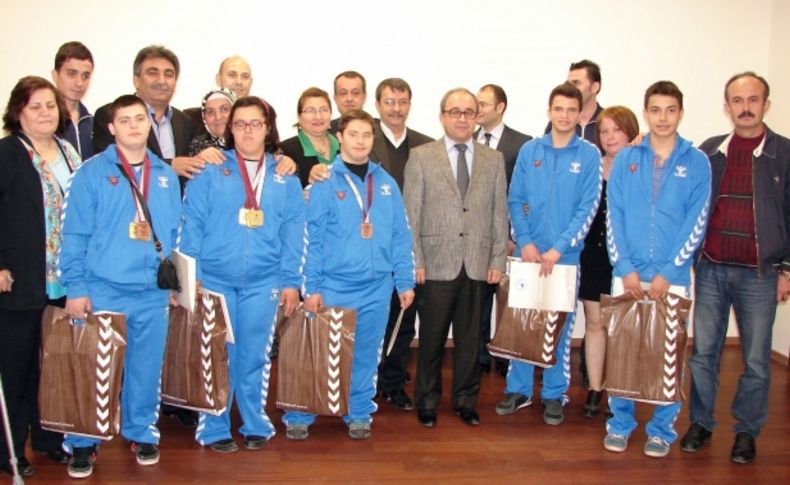 PAÜ’de Türkiye genelinde derece alan engelli sporcular ödüllendirildi
