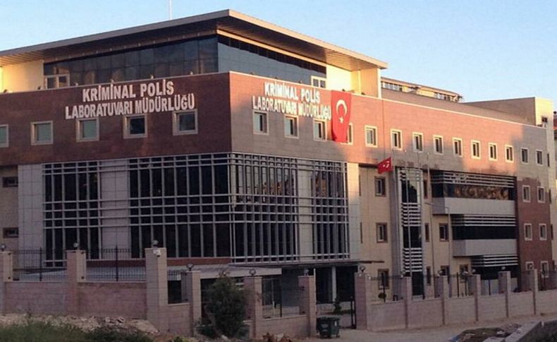 Polis Kriminal Laborotuvarı'ndaki tarihi silahlar, imitasyonlarıyla değiştirilmiş